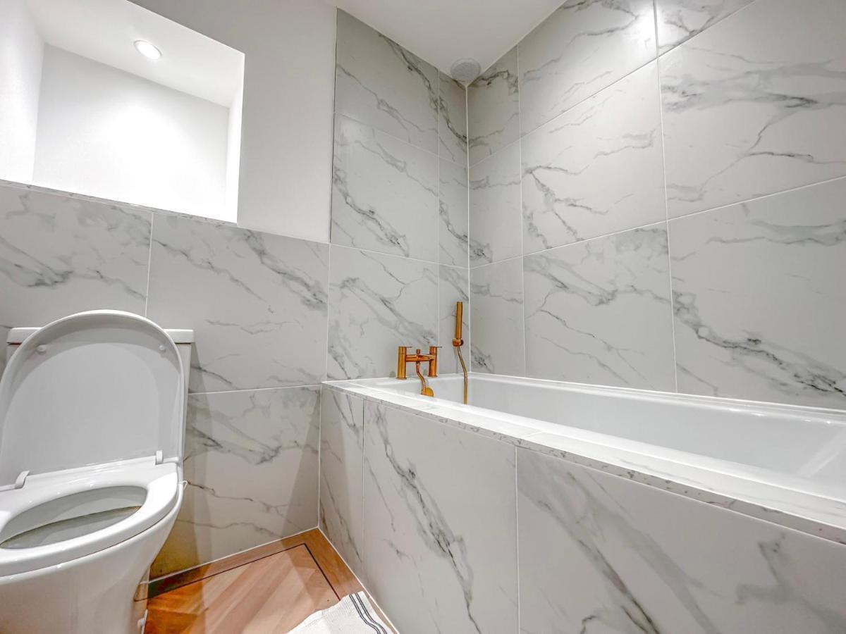 Incredible 3 Bed Basement Flat With Garden Apartment Bath Exterior photo